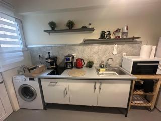 Koukaki Urban Retreat, Steps from the Acropolis - 7