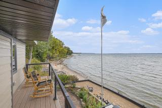 Waterfront Retreat on West Bay w Hot Tub Games & More 7345 - 5