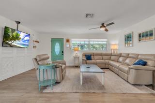 Relax On The Rocks - 8