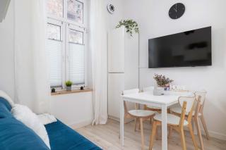 Charming One Bedroom Apartment in Cracow with a Perfect Location by Noclegi Renters - 5