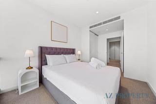 Perth's Modern 1BR Apartment with Pool & Gym - City Living - 5