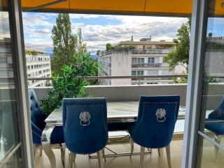 Apparent lux in Geneva - 2