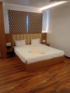 Seven Olives - Business Hotels - 4