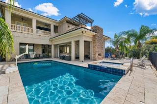 Delightful 6 Bdrm Haven with Theater Room at Reunion - 4