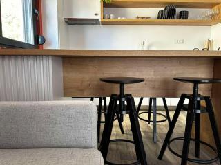 Azure Horizons - Seaside Retreat with Sea View - 7