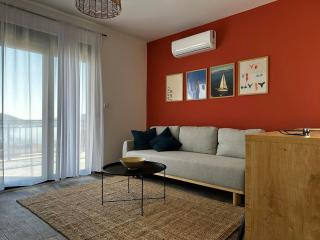 Azure Horizons - Seaside Retreat with Sea View - 4