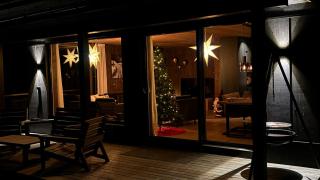 Christmas-decorated mountain cabin - panoramic view! - 3