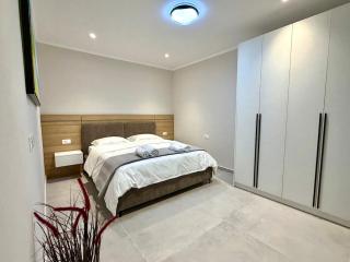 Central Boulevard Suites-Lushnje - 9