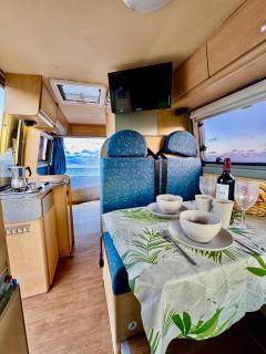 Furgo Camper Sun con Baño, Aire y Calefacción, Ideal para Recorrer la Isla - 5