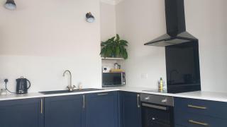 The Cube at No. 21. Modern & Stylish getaway. - 9