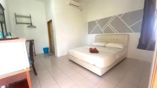 Collection o Langkawi near pantai cenang formerly tokman inn - 7