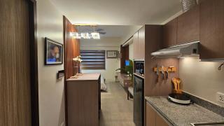 Cozy Stay near IT Park, pool, netflix, fast wifi, gym - 0