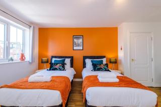 Spacious 3BR Home Sleep 6 Ideal for Contractors - 1