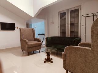 White house no 1 home stay - 2