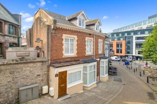 Luxury Three Bedroom Duplex Apartment Torquay Marina - 5