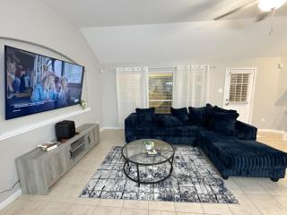 Katy Getaway - Relaxed 3BR Home with Serene Views - 6