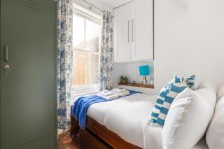 Bright 2BR Garden Flat in West Kensington - 7