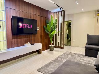 Gleaming 1BDR Rehab - by Landmark stays - 7