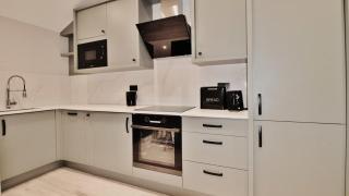 Fantastic 2 Bed 2 Bath Penthouse With Parking - 7