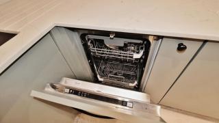 Fantastic 2 Bed 2 Bath Penthouse With Parking - 3