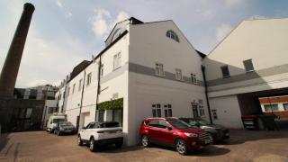 Fantastic 2 Bed 2 Bath Penthouse With Parking - 2