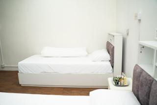 Aarya Wellness & Hostel - 8