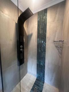 Prestige Pretoria Suite-Modern Elegance & Comfort - 4