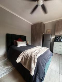 Prestige Pretoria Suite-Modern Elegance & Comfort - 3