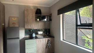 Prestige Pretoria Suite-Modern Elegance & Comfort - 8