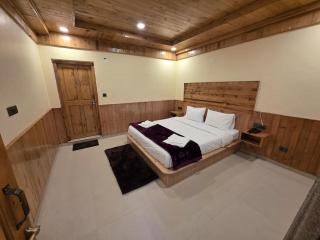 Sojha Hills Hotel & Restaurant - 0