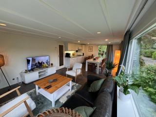 Park "de Ijsvogel" Holiday Chalet Private Garden - Veluwe Swimming pools Massage Children Playground and Entertainment - 6