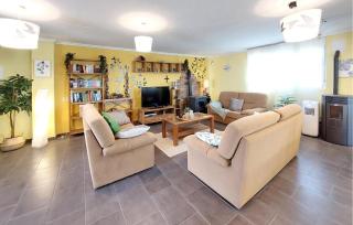 Nice Home In Pedralba - 8