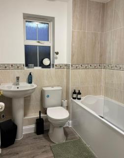 Ashford Work Stay Parking & M20 Nearby - 5