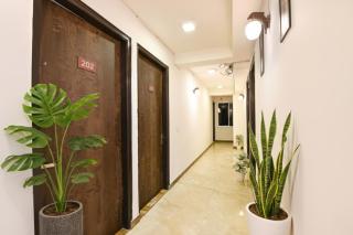 Via Blu Lagoon Inn- Max Super Speciality Hospital and Select Citywalk Mall - 8