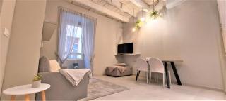 Petronilla House 008055-LT-1202 - 7