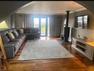 Modern timber clad house - 9