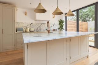 Beautiful Five-Bedroom House near Hammersmith - 3