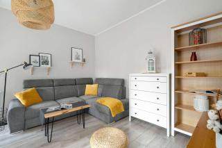 Elegant Apartment in Poznań with Parking, Garden and Bathtub by Noclegi Renters - 0