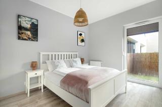 Elegant Apartment in Poznań with Parking, Garden and Bathtub by Noclegi Renters - 9