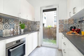 Elegant Apartment in Poznań with Parking, Garden and Bathtub by Noclegi Renters - 8