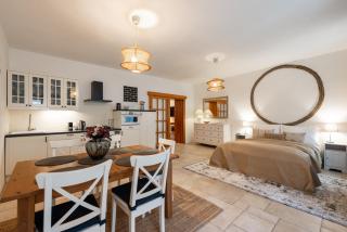 Charming Riverside Apartment by Charles Bridge - 1