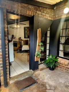 Hello Sunshine Self Catering Studio Apartments - 1