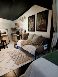 Hello Sunshine Self Catering Studio Apartments - 3