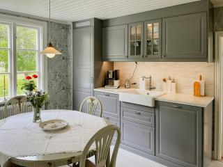 Historic Countryside Home Near Lake In Ekeryd - 6