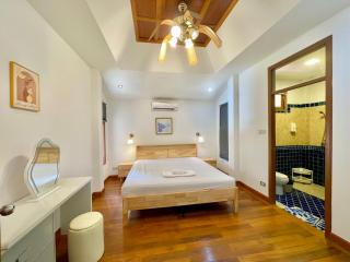 The Midas Pool Villa 4BR Thai stye BBQ Terrace Phatumnak Hill - 1