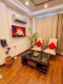 Skyline Deluxe Apartment- Heart of Bahria Town Lahore - 7