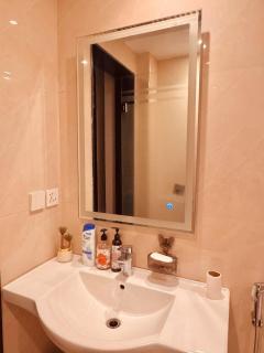 Skyline Deluxe Apartment- Heart of Bahria Town Lahore - 5