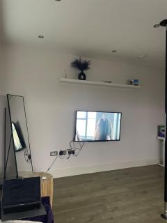 Cozy Flat in Gated Harrow Estate, 7mins to Station - 8