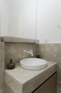 Cozy 2BR Apartment Warm, Bright & Steps to Metro - 5