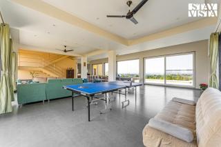 StayVista at Miraai Farm with Infinity Pool, Views - Girnāre - 6